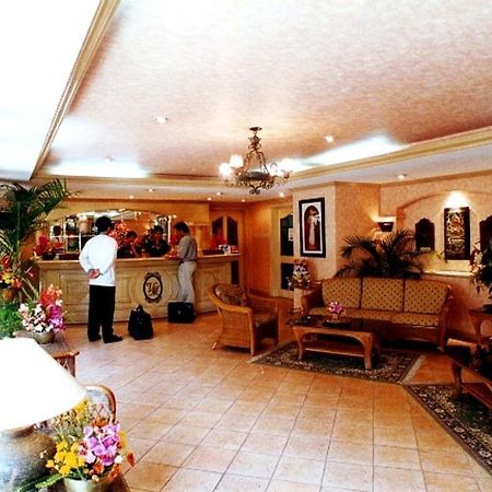 Villa Margarita Hotel Davao Stadt Exterior foto