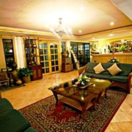 Villa Margarita Hotel Davao Stadt Exterior foto